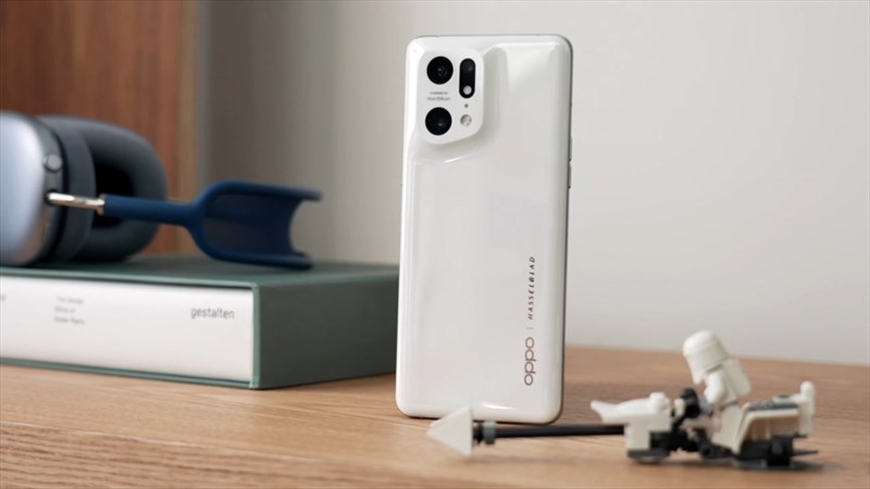 Find X5 Pro thuộc ph&acirc;n kh&uacute;c smartphone cao cấp của nh&agrave; OPPO